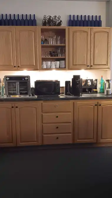 Cozy kitchenette to prepare FROH Treats for you.